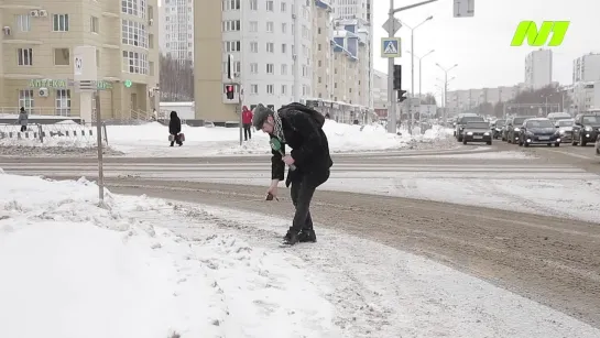 Снег на дорогах не убирают. Неожиданно.