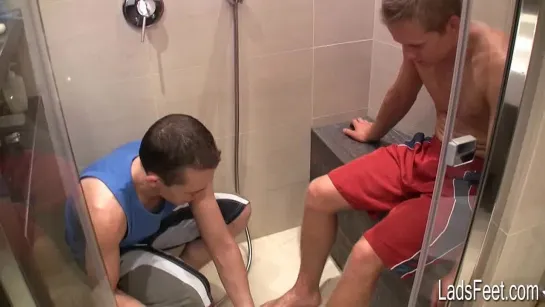 Angel Having His Feet Washed HD