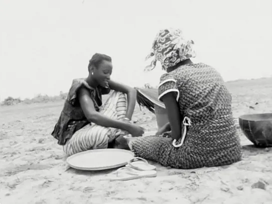 Letter from My Village / Kaddu beykat (Senegal, 1976) dir.  Safi Faye