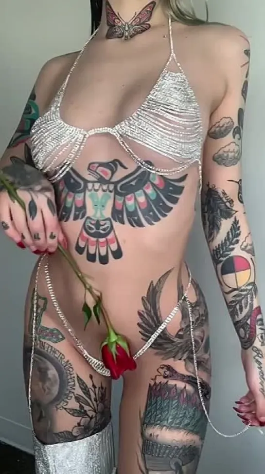 Taylor White | Tattooed girl with a rose