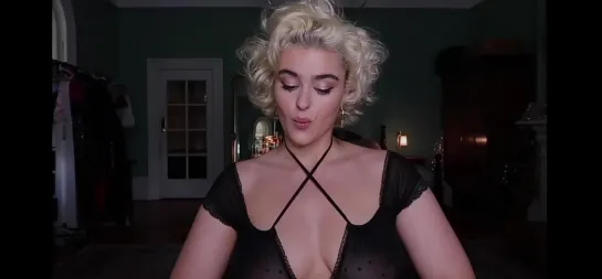 Stefania Ferrario в прозрачной одежде засветила грудь соски пирсинг see through nipples ring голая знаменитост сиськи пизда блуз