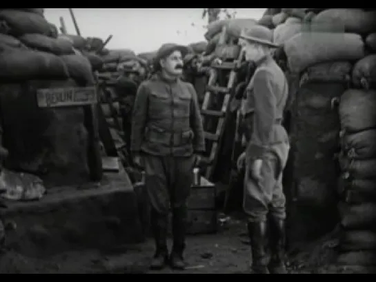 Armas al Hombro (1918) - Cine Mudo