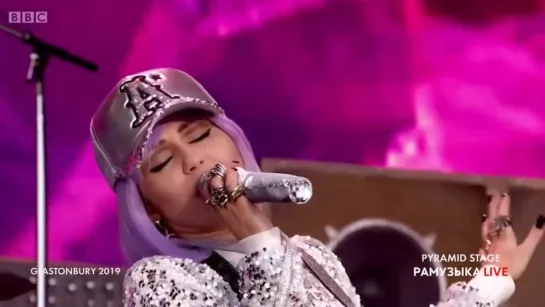 Ashley O  Miley Cyrus - On A Roll  Head Like a Hole - Glastonbury 2019