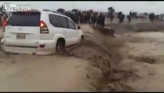 Автомобиль не смог преодолеть водную преграду