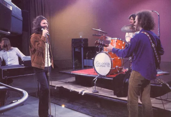 The Doors on PBS Critique - "A Profile of Jim Morrison and The Doors - On And Off Stage" 28.04.1969