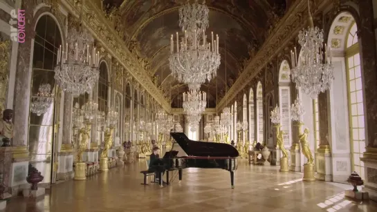 F. Couperin, J-B. Lully, J-P Rameau, R. Hahn, J-N-P. Royer - Promenade musicale à Versailles - Alexandre Tharaud, piano