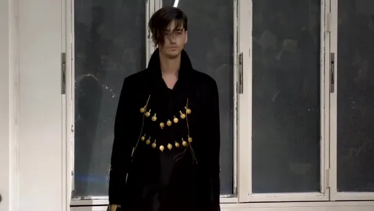 Yohji Yamamoto pour homme A-W19-20 Show Footage - Multicam 4K Version.