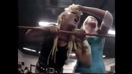 Luna Vachon vs Debbie Combs