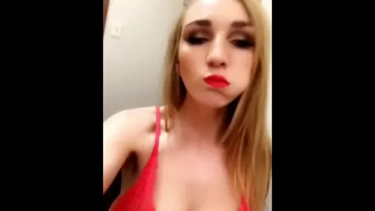 Kendra Sunderland молодая юная красотка звезда порно и ее большие пышные натуральные сиськи и сочная попка, секс студентка жопы