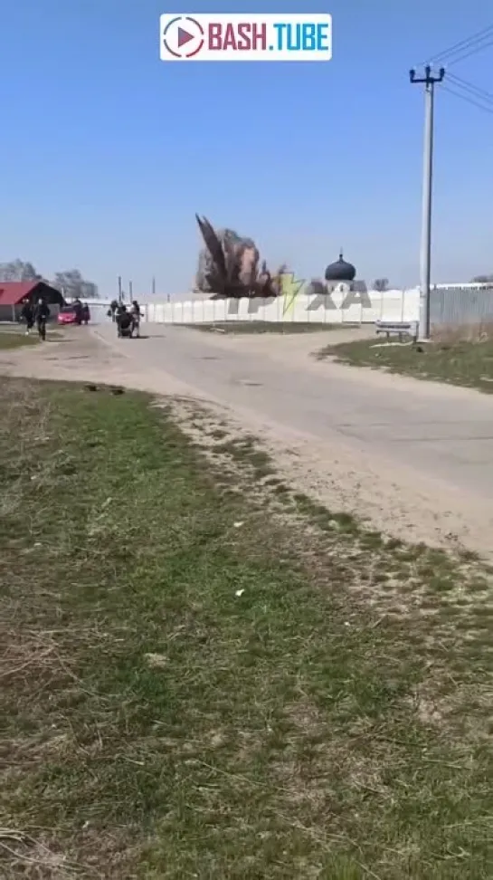 Момент взрыва возле церкви в Васищево, Харьковская область 08.04.2022