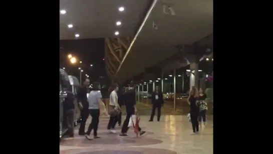 `FANCAM` 150808 | Bangtan @ Suvarnabhumi Airport, вылет в Корею