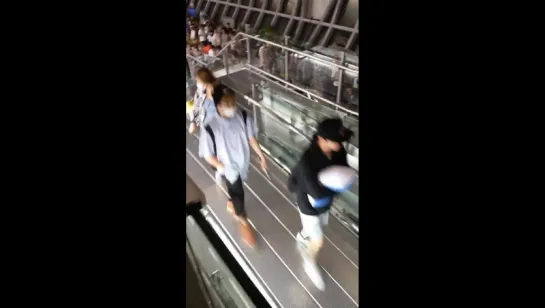 `FANCAM` 150808 | Bangtan @ Suvarnabhumi Airport, вылет в Корею