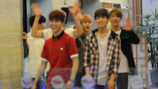 `FANCAM` 150505 | Bangtan @ По дороге на Kiss The Radio