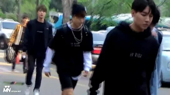 `FANCAM` 150501 | Bangtan @ По дороге на Music Bank