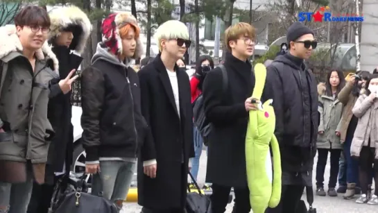 `NEWS` 151218 | Bangtan @ По дороге на Music Bank