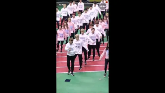 `BANGTAN BOMB` Funny Dance time @ ISAC 2017.