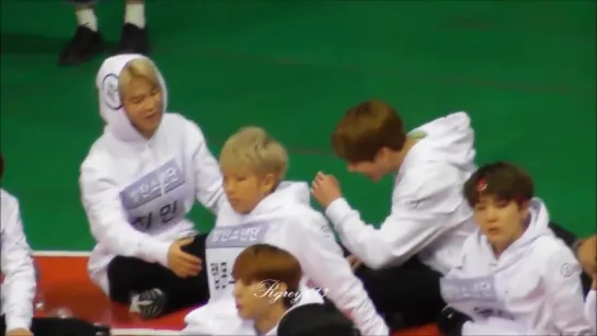 `FANCAM` 170116 2017 ISAC Lunar New Year Special.