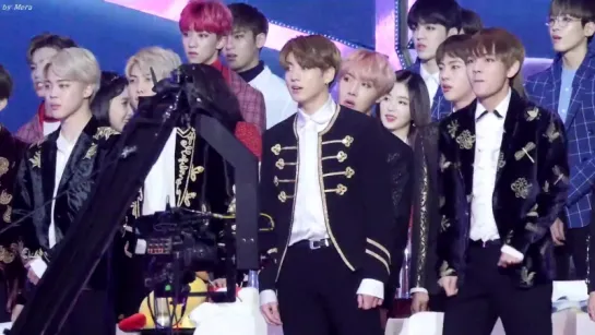 `FANCAM` 170114 Bangtan - Реакция на Rain - Rainism @ 31st Golden Disc Awards.