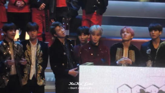 `FANCAM` 161202 Bangtan - Reaction to Wiz Khalifa @ 2016 Mnet Asian Music Awards.