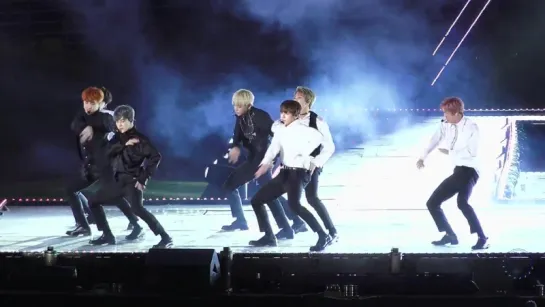 `FANCAM` 161023 Bangtan - Blood Sweat & Tears @ Busan One Asia Festival Closing Ceremony.