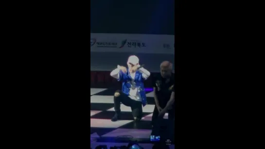 `FANCAM` 160810 Bangtan - 흥탄소년단 @ China Martial Arts Cultural Exchange Festival.