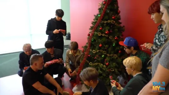 `VIDEO` BTS Open Christmas Gifts From Valentine In The Morning.