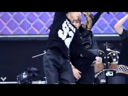 FANCAM | 130727 | BTS - No More Dream @ College Music Festival