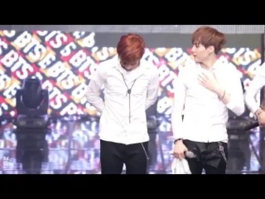 FANCAM | 140211 | BTS @ Skool Luv Affair Showcase