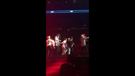 `MPD/Fancam` 160809 Bangtan - Fire @ KCON LA 2016.