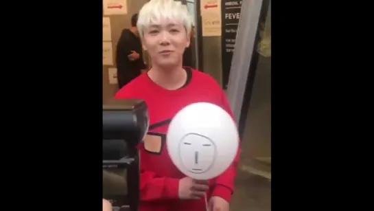 23.03.18 Hongki @ Skullhong Pop-Up Store 4