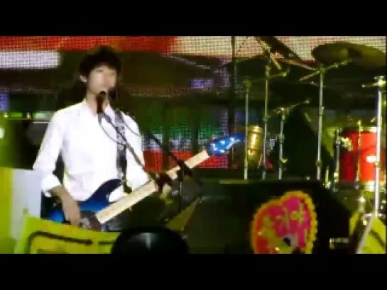 [fancam] PLAY ! FT Island Concert in Singapore - Hello Hello [120115]