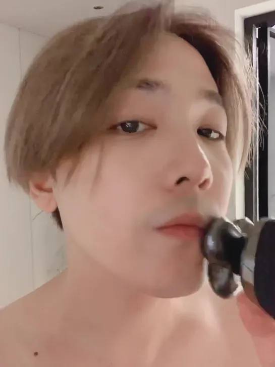 18.03.20 Hongki kakaotalk / 21.03. instagram