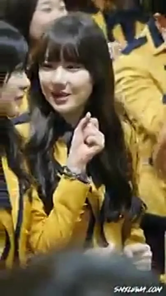 [Fancam] 150211 Yerin at graduation ceremony!