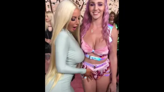 NICOLETTE SHEA Kendra SundeRland 💜 “best tits”