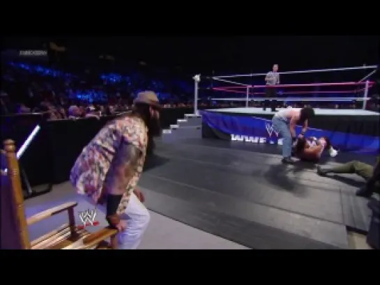 WWE Friday Night SmackDown! 25.10.2013 The Usos vs. Luke Harper & Erick Rowan