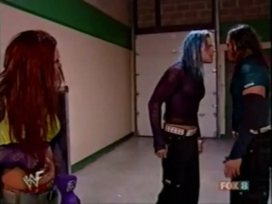 Lita & Hardy Boyz backstage(WWF SmackDown 29.11.2001)