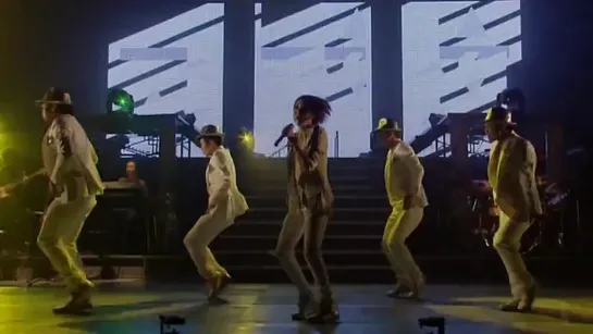 [BoA LIVE TOUR 2010 -IDENTITY-] Energetic