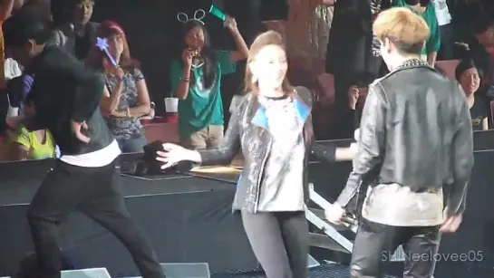 [CLOSEUP/FANCAM] 120520 BoA & Key I Did It for Love (Key Focus) @ SMTOWN LA, Honda Center