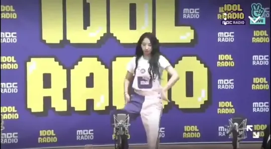 [Радио] 290520 Минзи тацует Come Back Home, All Of You Say и Superwoman на Idol Radio