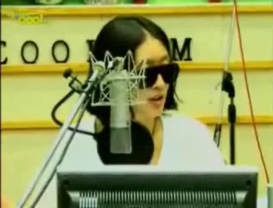 [РАДИО] 090619 2NE1 speaks in Different languages