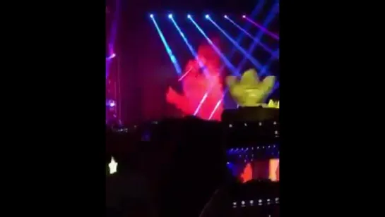 [Fancam] 170610 Выступление CL на концерте GD с песней 'The Leaders'