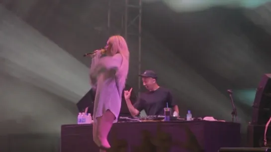 [FANCAM] 160813 CL на "We The Fest 2016" в Джакарте - "Hello Bitches" #WTF16