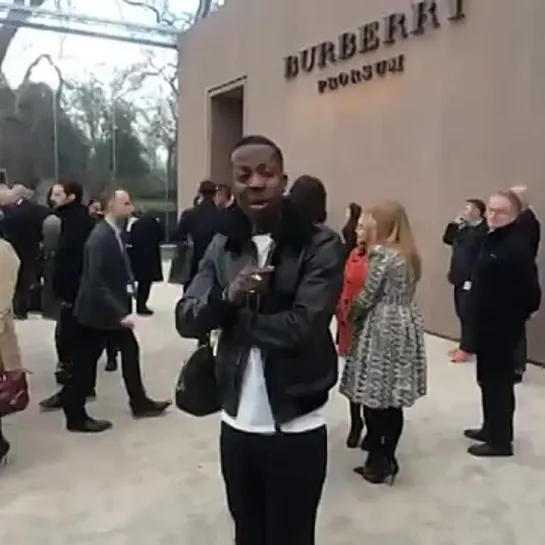 Джейми на показе Burberry 08.01.2014