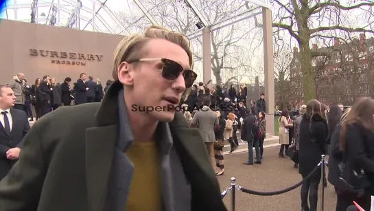 Интервью Джейми на показе Burberry 08.01.2014