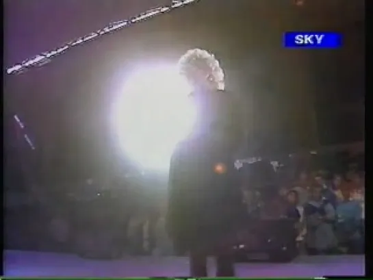 Sandy Wilson - Gimme your love tonight ( live, SKY, september 1986 )