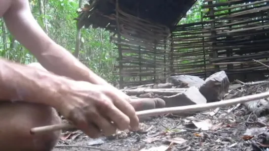 Building a primitive wattle and daub hut from scratch