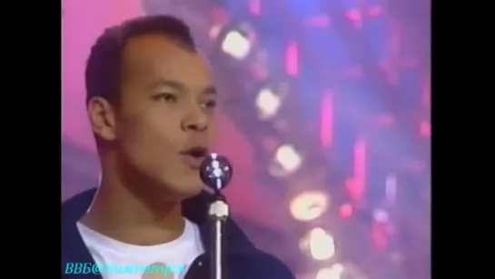 (1989) FINE YOUNG CANNIBALS - She Drives Me Crazy (Live at "Peter's Pop Show")