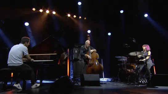 Avishai Cohen Trio - Shifting Sands  • 29-07-2022 Live @ Jazz in Marciac