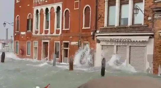 Acqua alta oggi a Murano Venezia . Hight water   29 10 2018