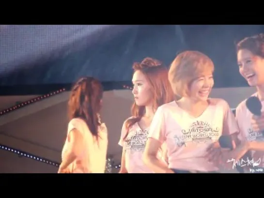 SM Town Live in Taiwan Ending (120609) (Krystal Focus)